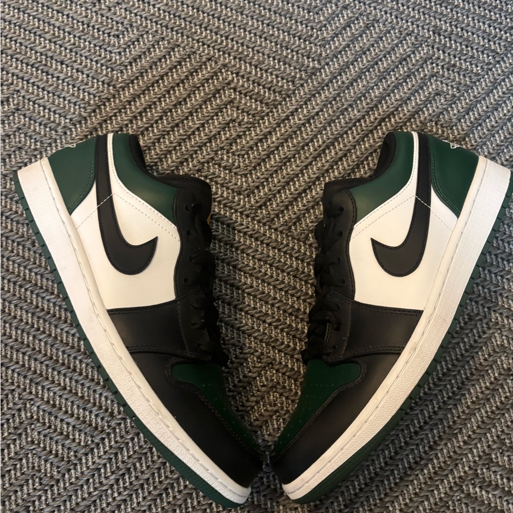 Nike Men’s Low-Top Sneakers - Black, White, Dark Green